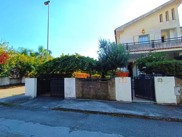 Villetta indipendente in vendita di 140 m² in Via Don Milani, 533