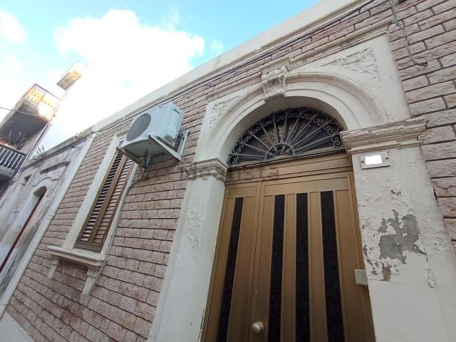 Villetta indipendente in vendita di 140 m² in Via Dante