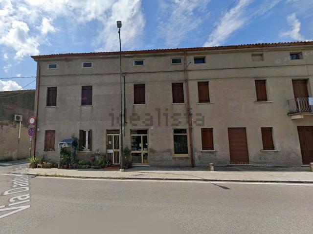 Villetta indipendente in vendita di 140 m² in Via Dante Alighieri, 221