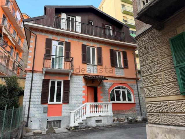 Villetta indipendente in vendita di 140 m² in Via De Nicola, 13