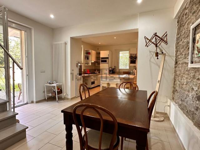 Villetta indipendente in vendita di 140 m² in Via dei Raggi, 34