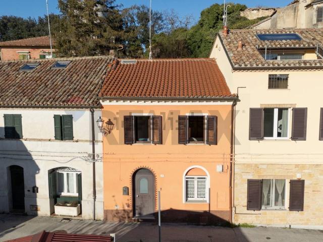 Villetta indipendente in vendita di 140 m² in Via Enrico Iacomini, 37