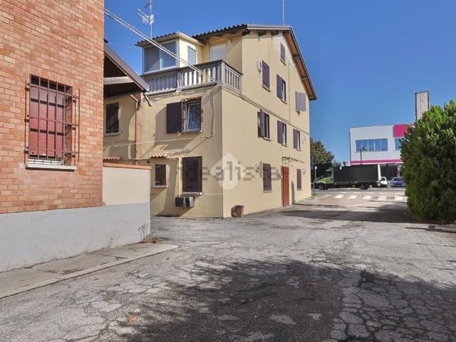 Villetta indipendente in vendita di 140 m² in Via Fratelli Cervi
