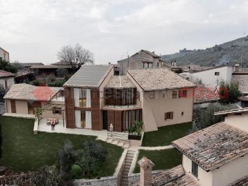 Villetta indipendente in vendita di 140 m² in Via Orlando del Frate, 24
