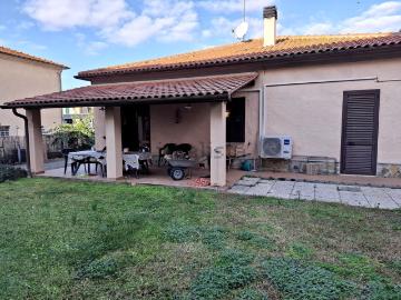 Villetta indipendente in vendita di 140 m² in Via Montianese