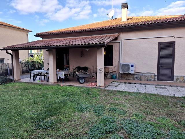 Villetta indipendente in vendita di 140 m² in Via Montianese