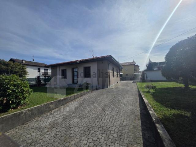 Villetta indipendente in vendita di 140 m² in Via Mazzini