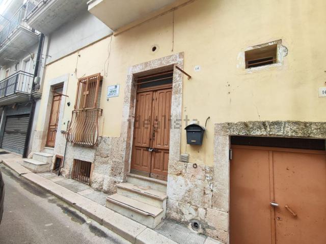Villetta indipendente in vendita di 140 m² in Via Marcello Cusani, 14