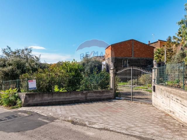 Villetta indipendente in vendita di 140 m² in Via Nicolosi, 8