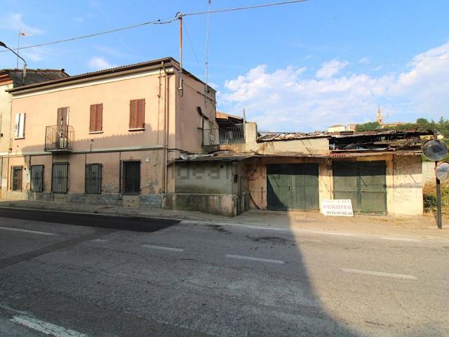 Villetta indipendente in vendita di 140 m² in Via Umberto I°