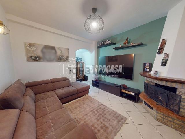 Villetta indipendente in vendita di 140 m² in Via Palla Bianca
