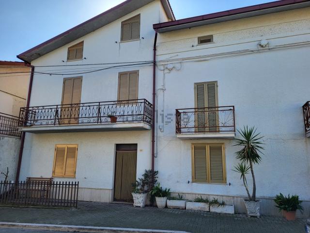 Villetta indipendente in vendita di 140 m² in Via Roma, 41