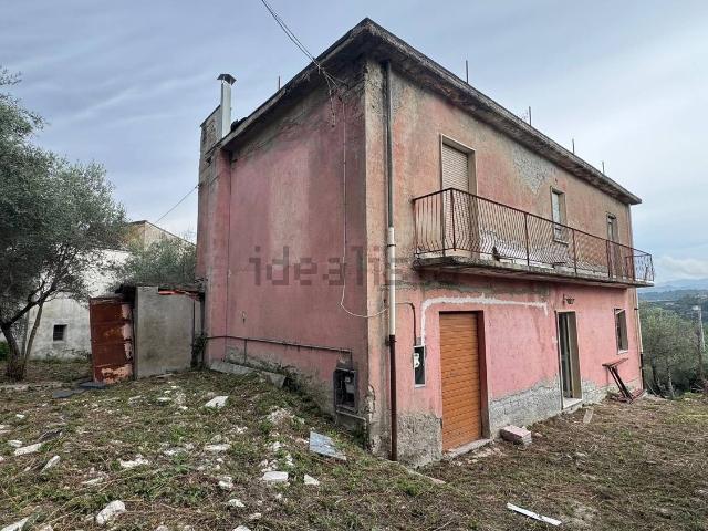 Villetta indipendente in vendita di 140 m² in Via Roma