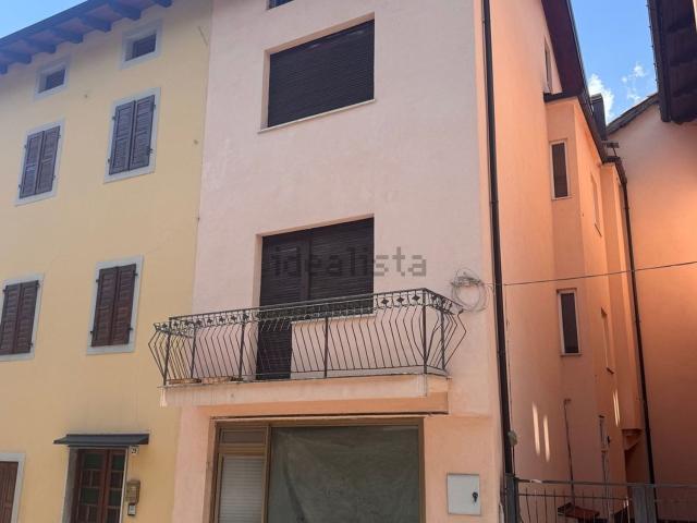Villetta indipendente in vendita di 140 m² in Via Roma