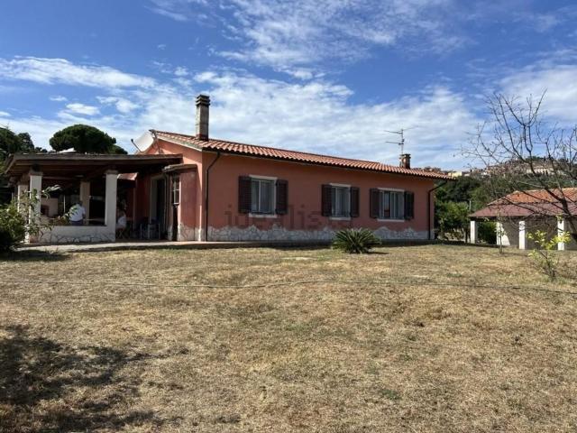 Villetta indipendente in vendita di 140 m² in Via Roma