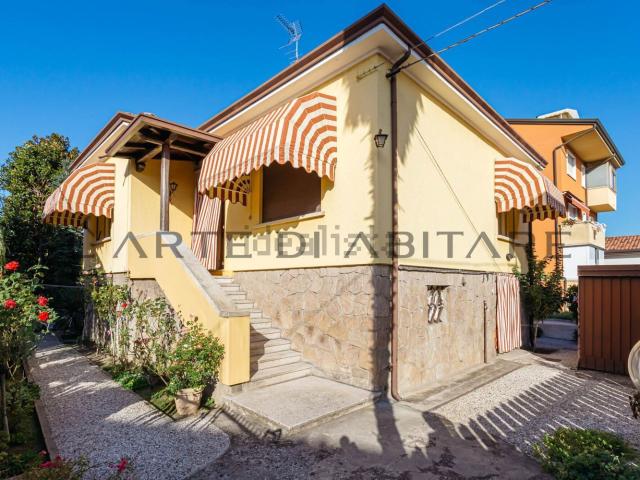 Villetta indipendente in vendita di 140 m² in Via Roma, 14