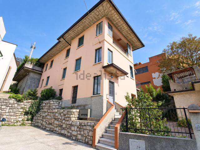 Villetta indipendente in vendita di 140 m² in Via Ragazzi del 99
