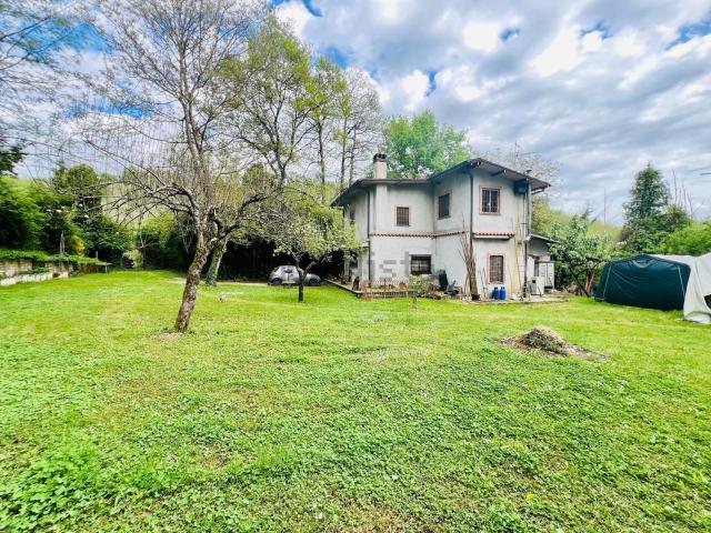 Villetta indipendente in vendita di 140 m² in Via Trovano
