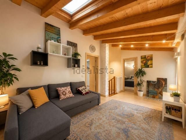 Villetta indipendente in vendita di 140 m² in Via Ugo Foscolo, 48