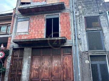 Belpasso, Catania Sicilia, Sicilia - Parcheggio auto