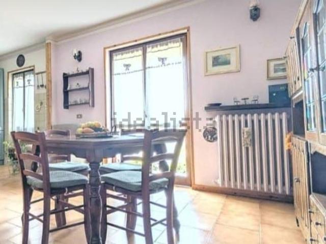 Villetta indipendente in vendita di 140 m² in Frazione lago