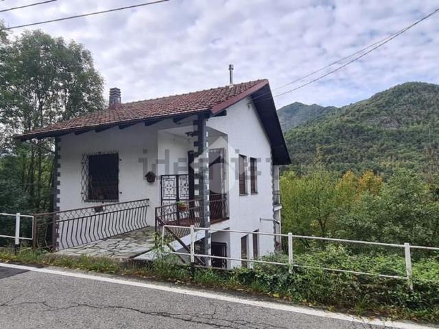 Villetta indipendente in vendita di 140 m² in Frazione Mombresto, 23