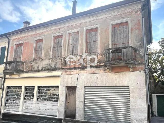 Villetta indipendente in vendita di 140 m² in Piazza 2 Giugno