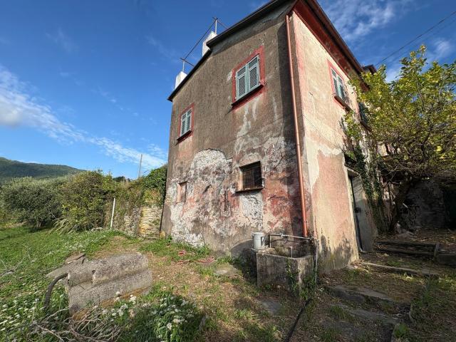 Villetta indipendente in vendita di 140 m² in Salita San Bernardo