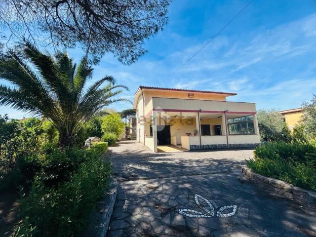 Villetta indipendente in vendita di 141 m² in Via Delle Capinere, 3