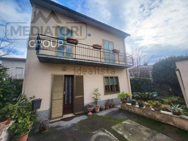 Villetta indipendente in vendita di 141 m² in Via Francesco Crispi, 20