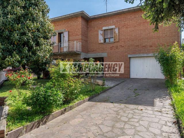 Villetta indipendente in vendita di 141 m² in Via L. Settembrini, 2