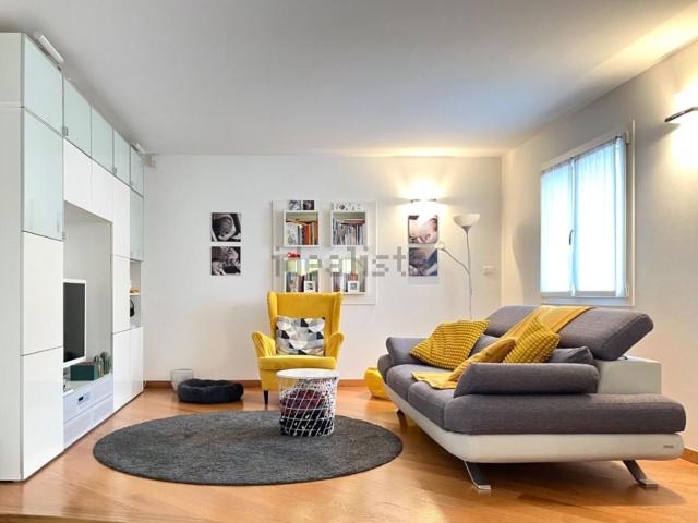 Villetta indipendente in vendita di 141 m² in Via San Zenone