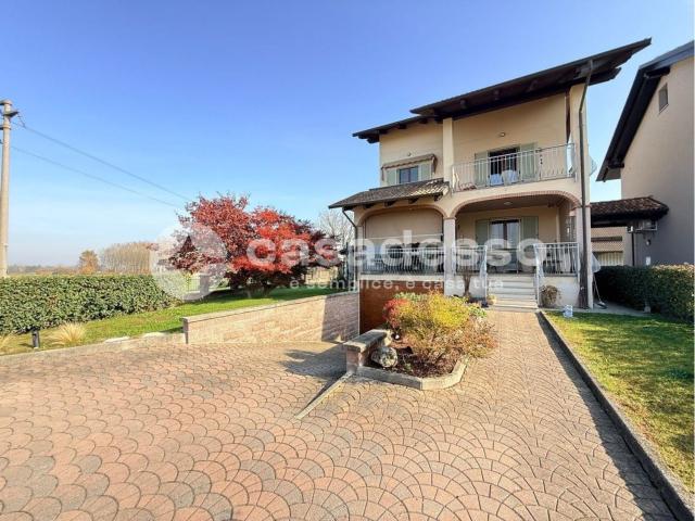 Villetta indipendente in vendita di 142 m² in Via delle Scuole, 26