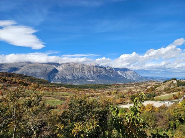 Villetta indipendente in vendita di 142 m² in Via Francesco Petrarca
