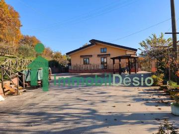 Villetta indipendente in vendita di 143 m²