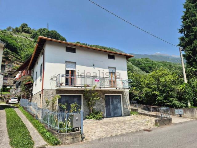 Villetta indipendente in vendita di 143 m² in Via C. Visconti Venosta, 61