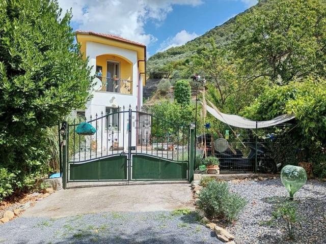 Villetta indipendente in vendita di 143 m² in Via Edmondo De Amicis