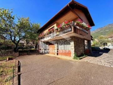 Villetta indipendente in vendita di 143 m² in Via F.lli Pellegrini