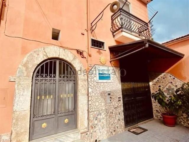 Villetta indipendente in vendita di 143 m² in Via Roma