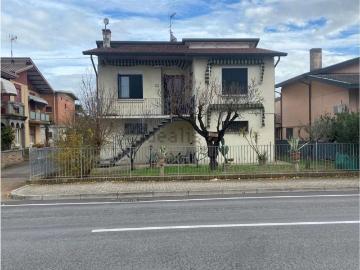 Villetta indipendente in vendita di 143 m² in Via Roma, 30