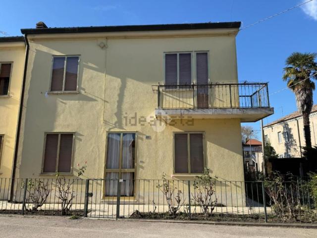 Villetta indipendente in vendita di 143 m² in Via XXV Aprile, 123