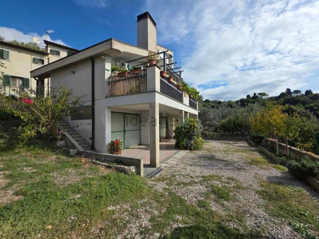 Villetta indipendente in vendita di 143 m² in Strada di Bolzello, 31