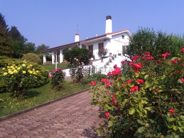 Villetta indipendente in vendita di 143 m² in Strada serra, 4