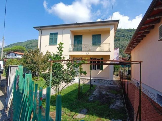 Villetta indipendente in vendita di 144 m²