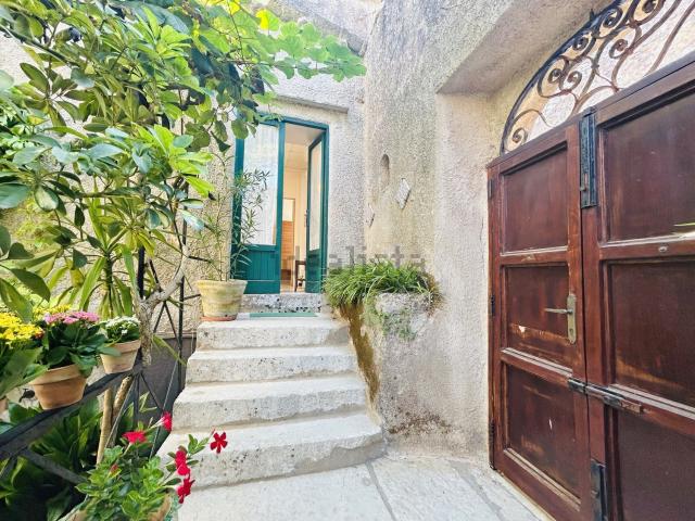 Villetta indipendente in vendita di 144 m² in Via G. Fontana, 7