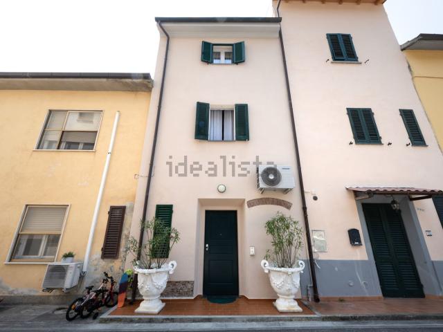Villetta indipendente in vendita di 144 m² in Via Fiorentina, 300