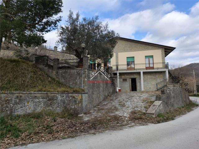 Villetta indipendente in vendita di 144 m² in Frazione Vallurbana