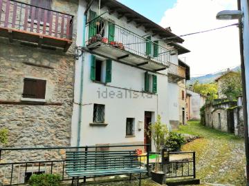 Villetta indipendente in vendita di 144 m² in Frazione Perla