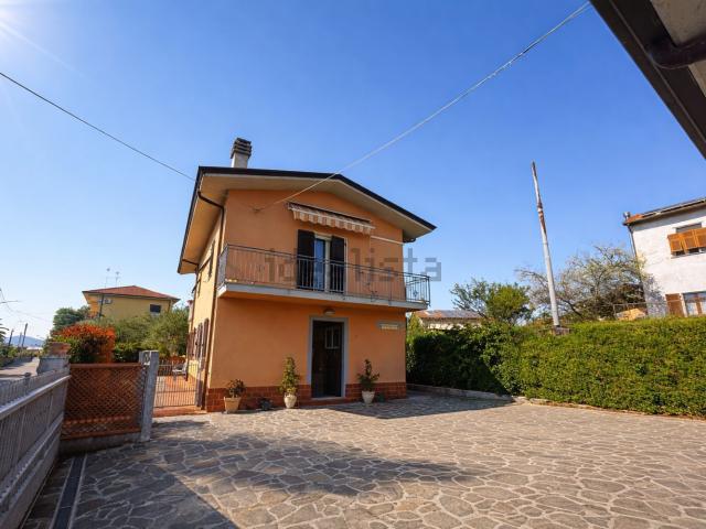Villetta indipendente in vendita di 145000 m² in Via Giuseppe di Vittorio
