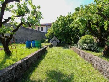 Villetta indipendente in vendita di 1450 m² in Via Longavina, 2